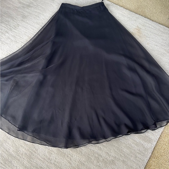 Elegant Black Layered Maxi Skirt - Picture 5 of 11